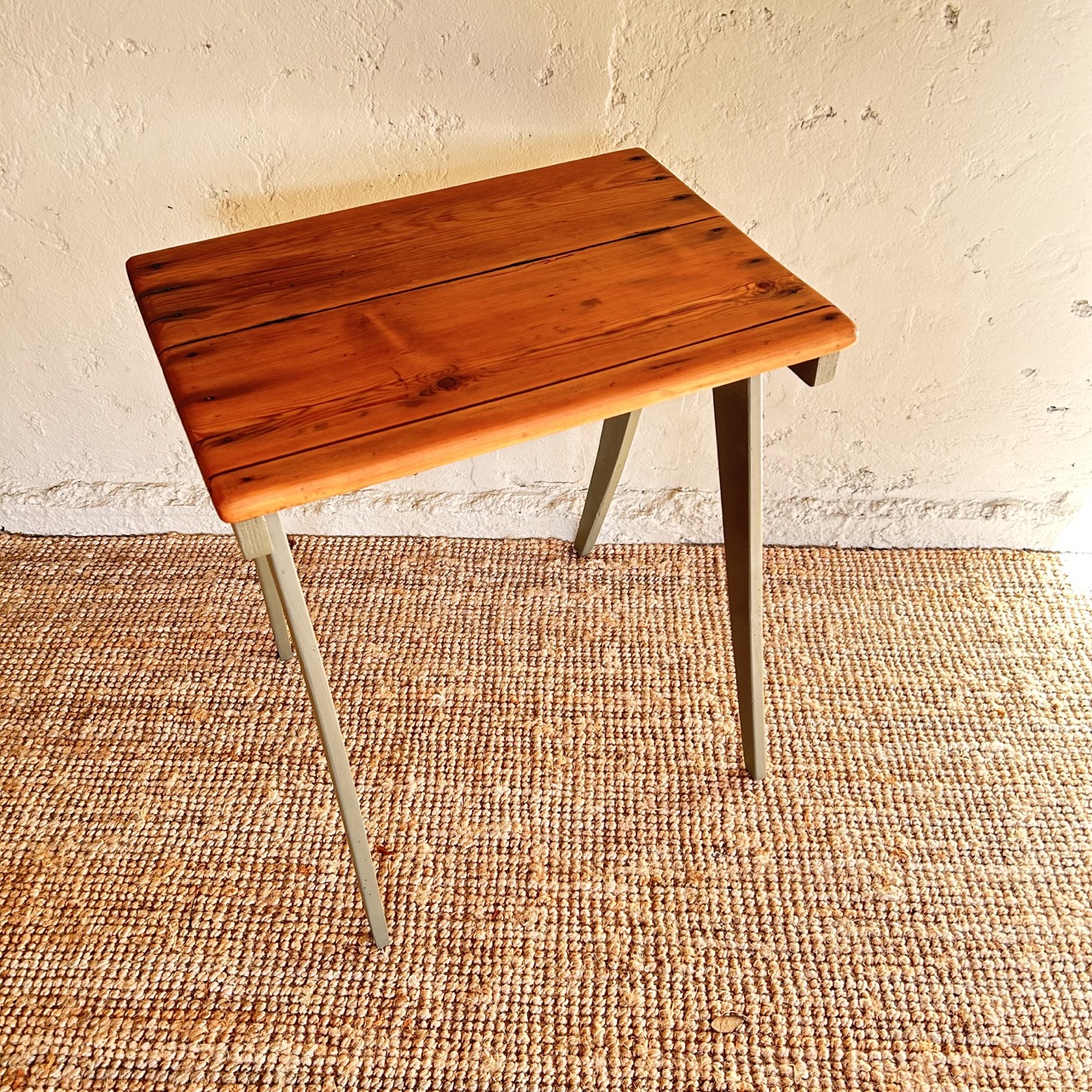 Petite table d'appoint #111